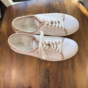Ecco Women's Sneaker Size 38/7 White Leather Low Top Lace Up Tan Trim